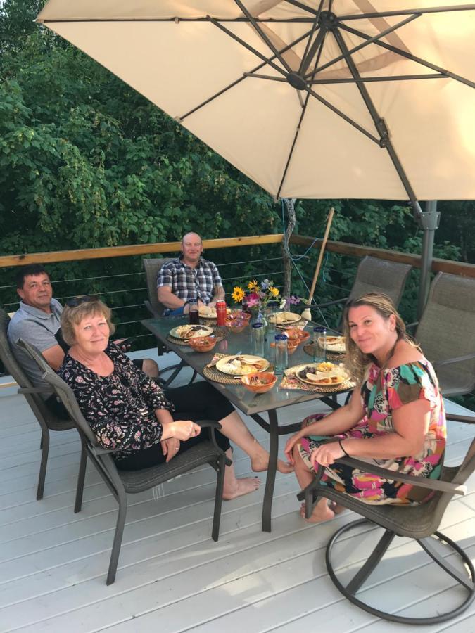 Grand Beach Pebble Springs Bnb מראה חיצוני תמונה